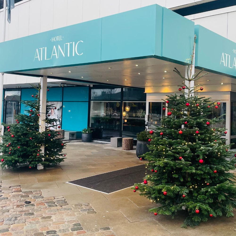 Pyntet juletræ fra TreeTime – Aarhus